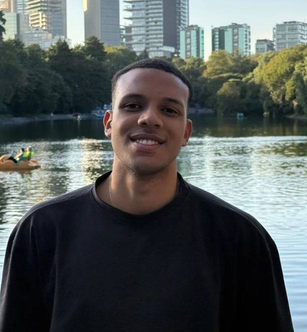 <em>Juan D. Triana</em>